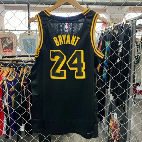 Kobe Mamba Mentality Los Angeles Lakers City Edition Swingman Jersey - Picture 3 of 4